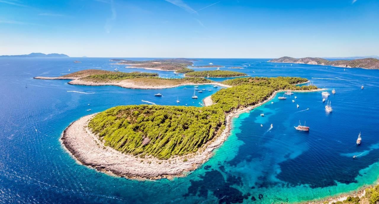 Beach Bay Hvar Hotel Хвар Екстер'єр фото